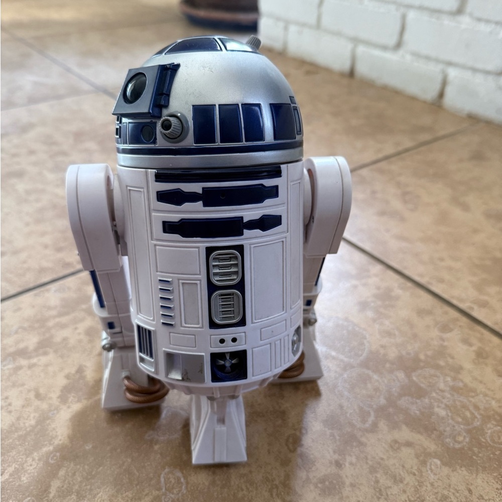 Star Wars R2-D2 Figure